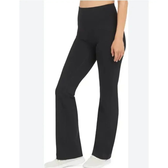 New Spanx Booty Boost Flare Yoga Pants Black Size XL NWT - Picture 4 of 16
